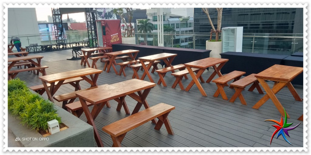 Sewa Kursi dan Meja Taman Kayu Silang