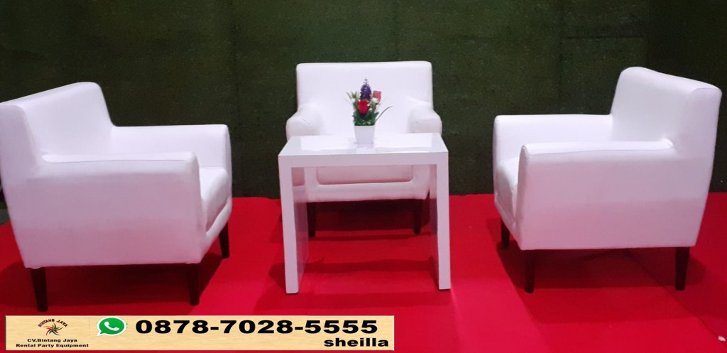 Menyewakan sofa scandinafian putih Pademangan Jakarta Utara