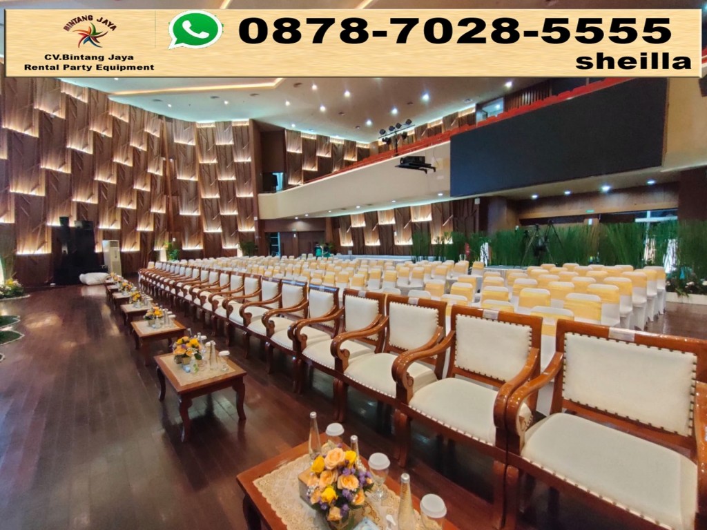 Disewakan kursi VIP kayu untuk tamu VIP Jakarta
