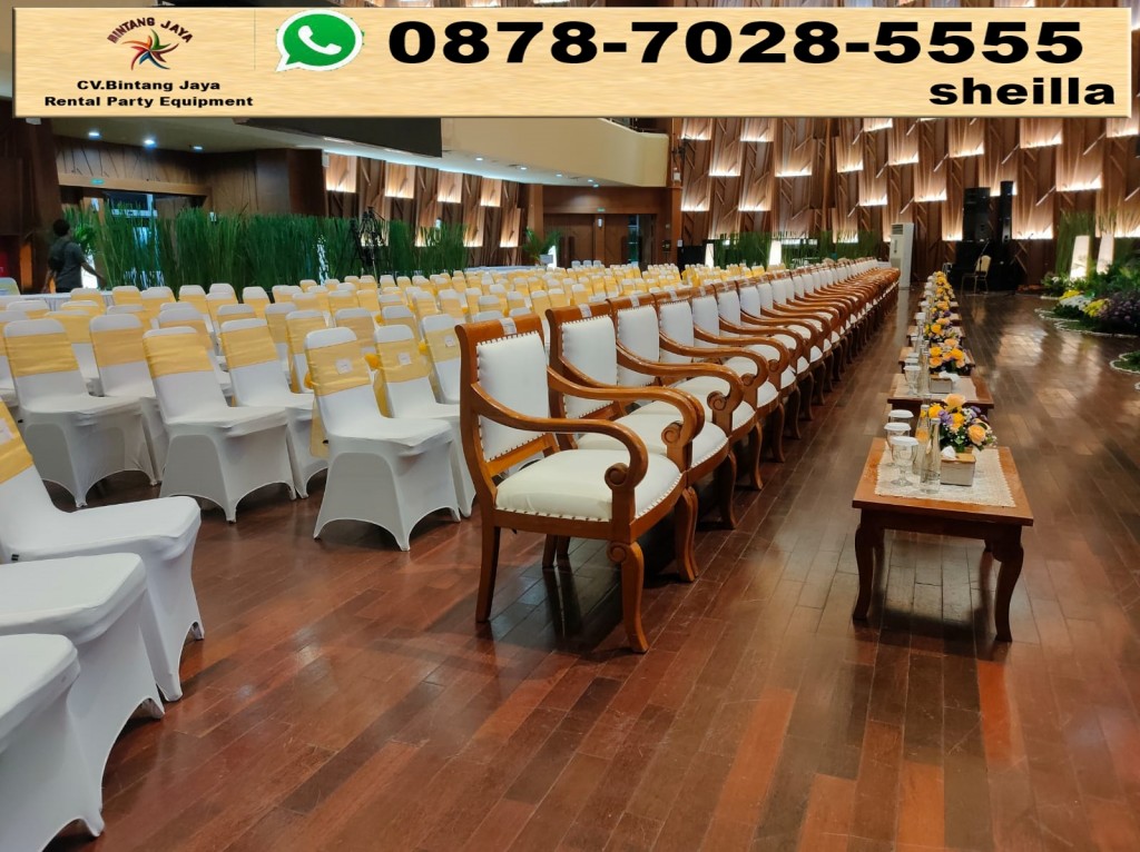Disewakan kursi VIP kayu untuk tamu VIP Jakarta