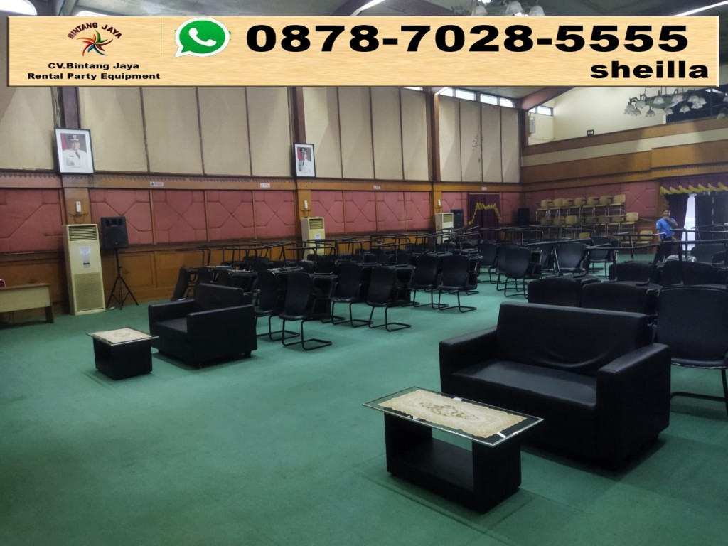 Sewa kursi sofa kotak double hitam elegan Jakarta Pusat