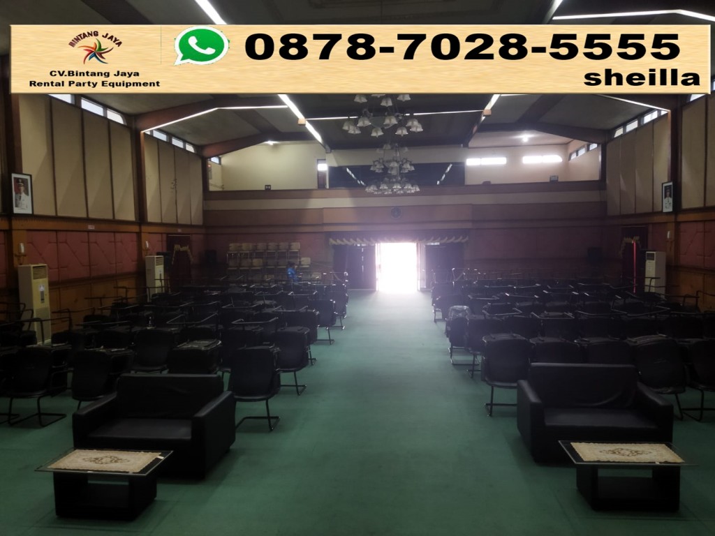 Sewa kursi sofa kotak double hitam elegan Jakarta Pusat